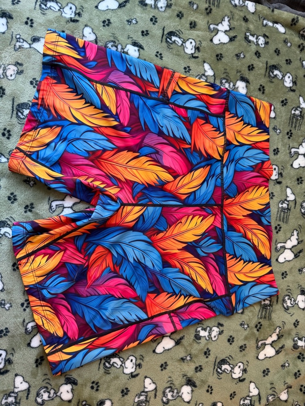 Vibrant Feather Print Athletic Shorts